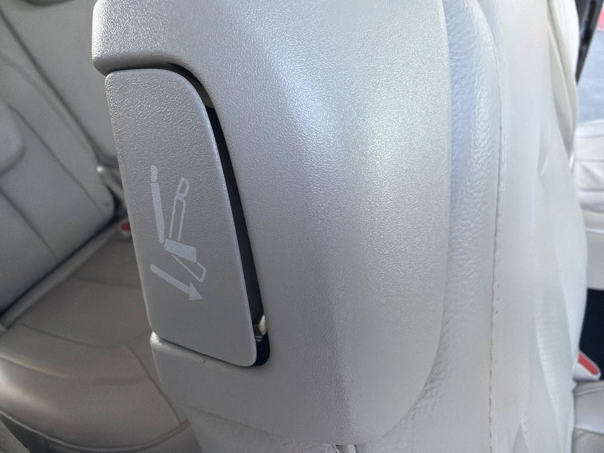Used 2021 Chrysler Pacifica Touring-L FWD image 34