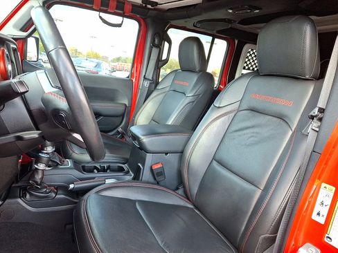 Used 2019 Jeep Wrangler Unlimited Rubicon w/ Dual Top Group image 24