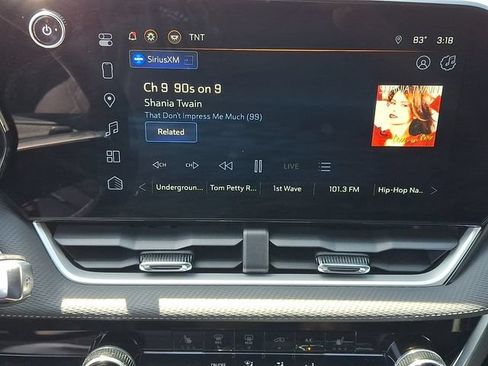 Used 2025 Chevrolet Equinox LT FWD image 12