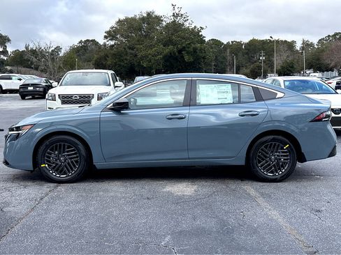 New 2026 Nissan Sentra SR w/ SR Premium Package FWD image 28