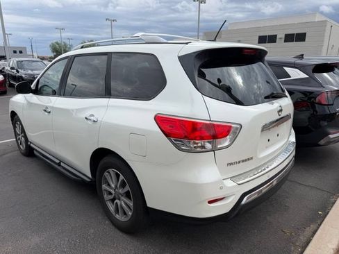 Used 2016 Nissan Pathfinder SV FWD image 4