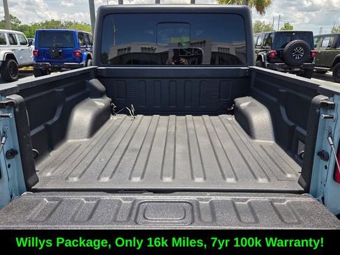 Used 2023 Jeep Gladiator Sport AWD/4WD image 7