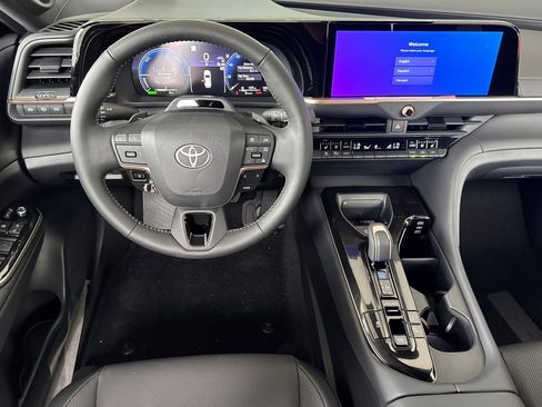 New 2025 Toyota Crown Signia image 16