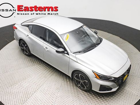 Used 2023 Nissan Altima 2.5 SR image 3