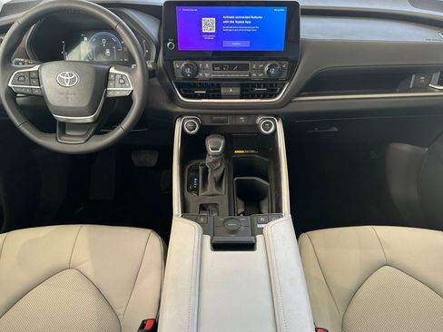 Used 2026 Toyota Grand Highlander AWD Hybrid image 16