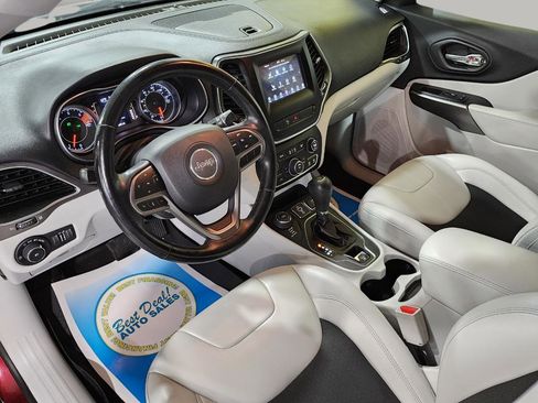 Used 2020 Jeep Cherokee Latitude Plus w/ Cold Weather Group image 19