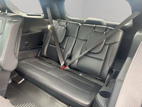 Used 2025 Ford Explorer ST-Line w/ Premium Package image 24