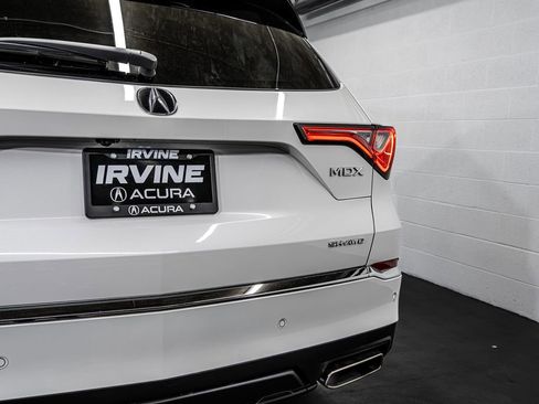 Used 2023 Acura MDX SH-AWD w/ Technology Package image 15