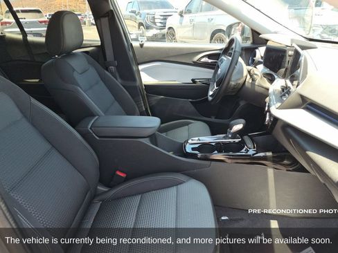 Used 2026 Chevrolet Trax LT w/ Driver Confidence Package FWD image 13