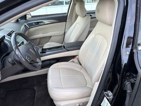Used 2018 Lincoln MKZ Premiere FWD image 13
