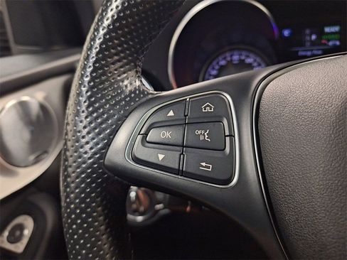 Used 2019 Mercedes-Benz GLC 350e 4MATIC image 20