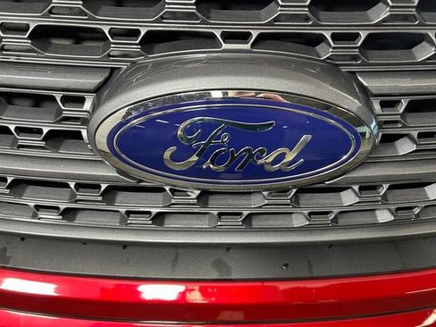Used 2024 Ford Explorer XLT w/ Equipment Group 202A AWD/4WD image 10