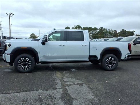 New 2026 GMC Sierra 2500 Denali Ultimate w/ Max Trailering Package image 4