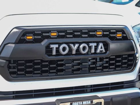 Used 2022 Toyota Tacoma SR5 w/ Black Out Package (TMS) RWD image 9
