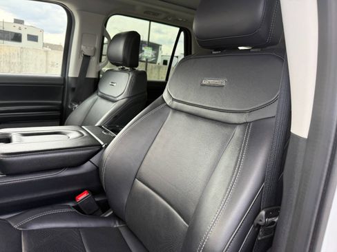 Used 2025 Ford Expedition Max Platinum AWD/4WD image 17