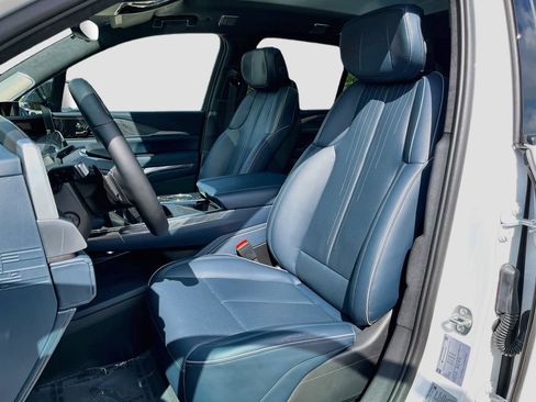 Used 2025 Cadillac Escalade IQ Luxury 2 w/ LPO, Premium Carpet Package AWD/4WD image 15