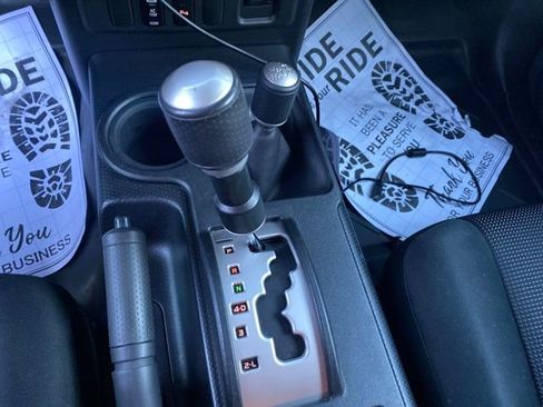 Used 2010 Toyota FJ Cruiser 4WD image 13