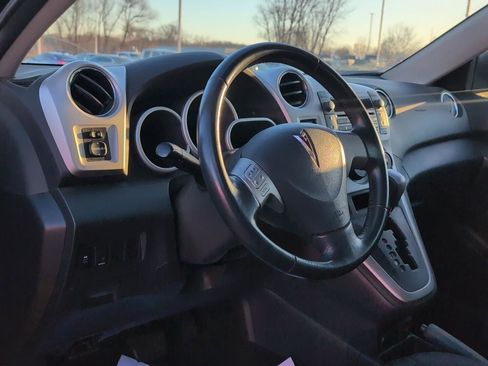 Used 2009 Pontiac Vibe AWD w/ Sun And Sound Package image 17