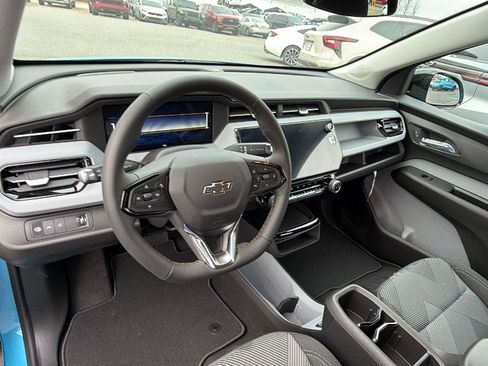 New 2027 Chevrolet Bolt LT w/ Comfort Package FWD image 17
