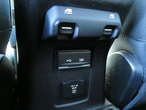 Used 2018 Jeep Wrangler Unlimited Rubicon image 19