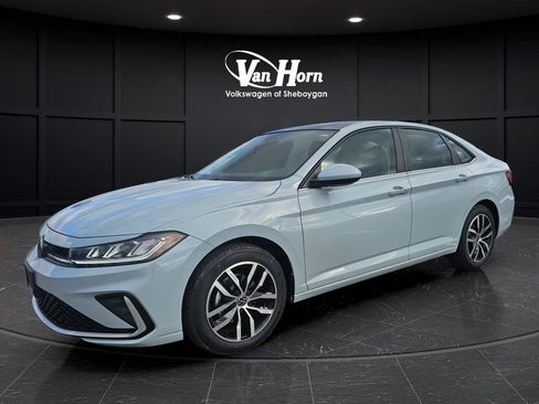 New 2026 Volkswagen Jetta SE FWD image 6