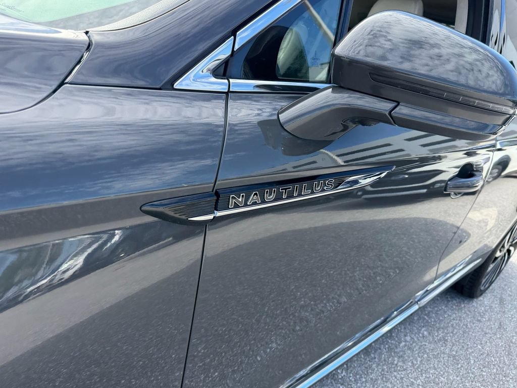 Used 2023 Lincoln Nautilus Black Label AWD/4WD image 9