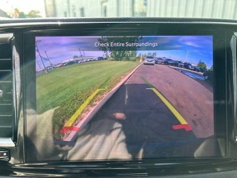 Used 2024 Chrysler Pacifica Limited FWD image 27