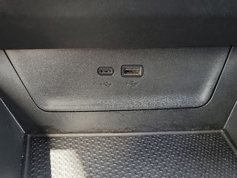 Used 2025 Chevrolet Equinox LT FWD image 29