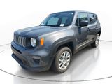 Used 2023 Jeep Renegade Latitude image 3