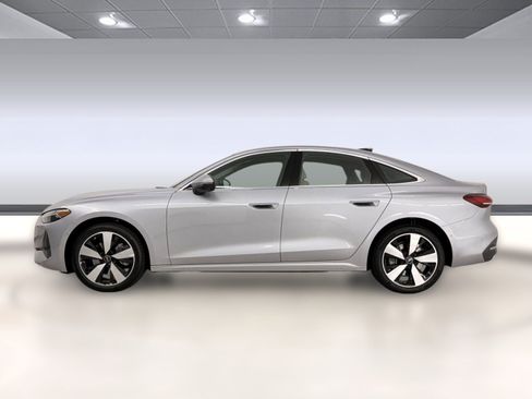 Used 2025 Audi A5 2.0T Premium Plus w/ Premium Plus AWD/4WD image 2