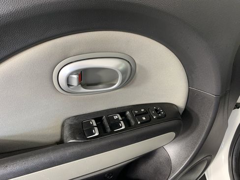 Used 2018 Kia Soul image 15