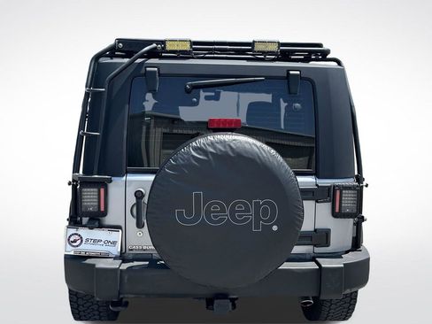 Used 2017 Jeep Wrangler Sport AWD/4WD image 6