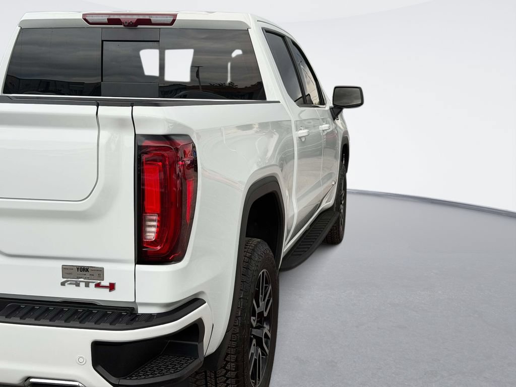 Used 2025 GMC Sierra 1500 AT4 w/ AT4 Premium Package AWD/4WD image 5