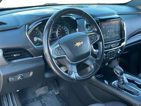 Used 2022 Chevrolet Traverse LT image 20