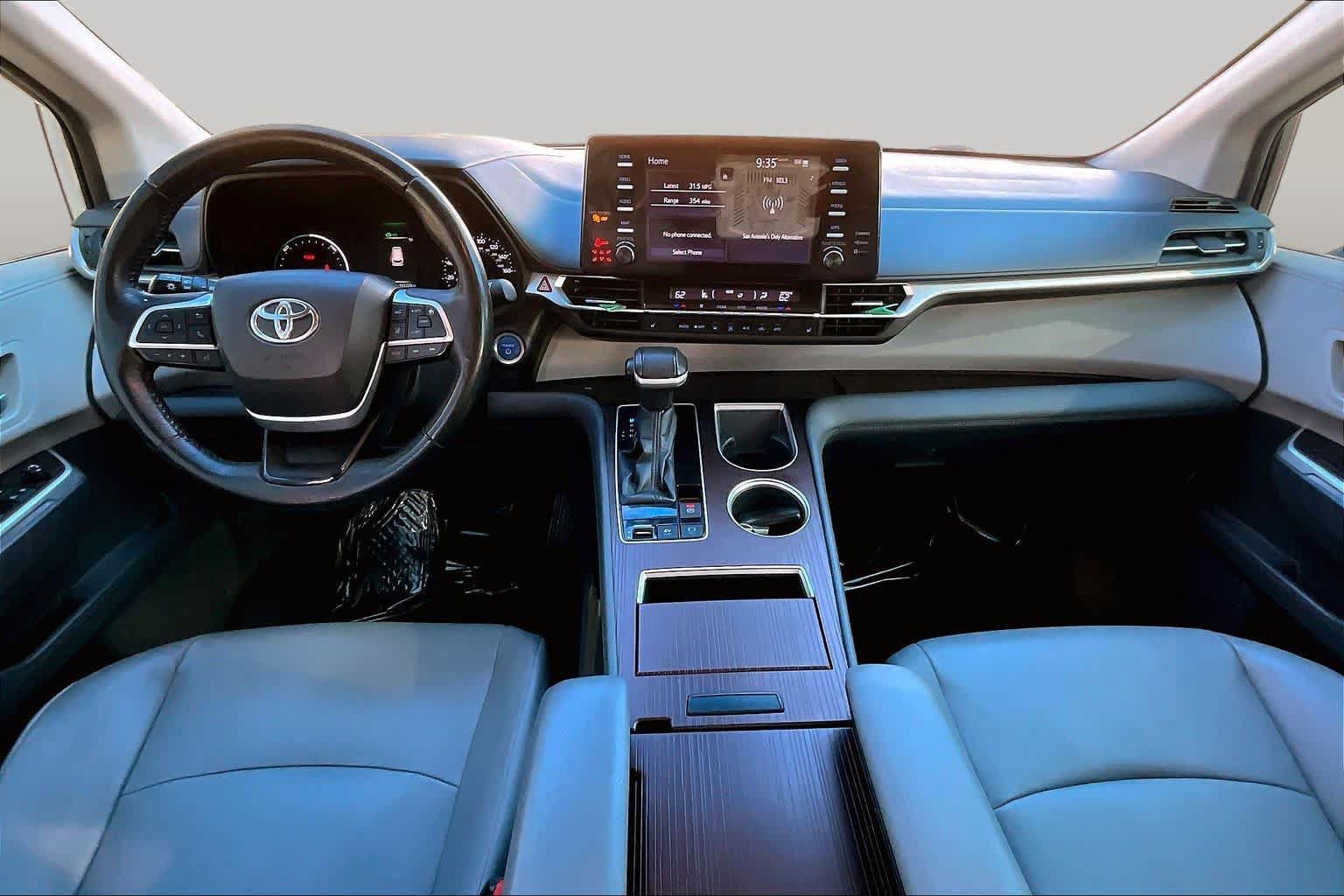 Used 2022 Toyota Sienna XLE FWD image 14