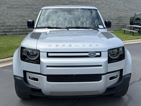 Used 2023 Land Rover Defender 130 SE AWD/4WD image 6