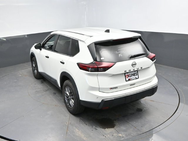 Used 2024 Nissan Rogue S FWD image 40