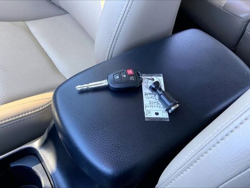 Used 2015 Toyota RAV4 XLE image 14