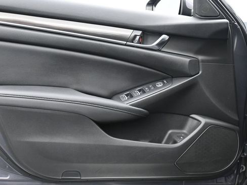Used 2020 Honda Accord Sport image 9