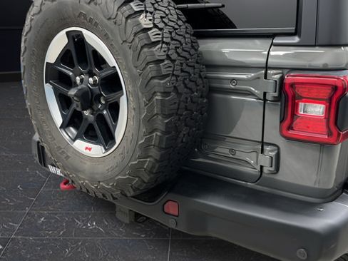 Used 2019 Jeep Wrangler Unlimited Rubicon AWD/4WD image 36