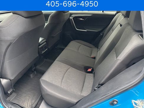 Used 2019 Toyota RAV4 XLE w/ Convenience Package FWD image 14