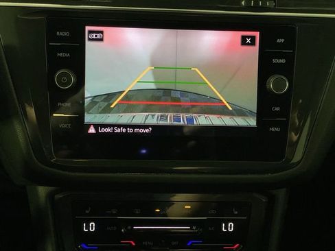 Used 2023 Volkswagen Tiguan SE AWD/4WD image 19