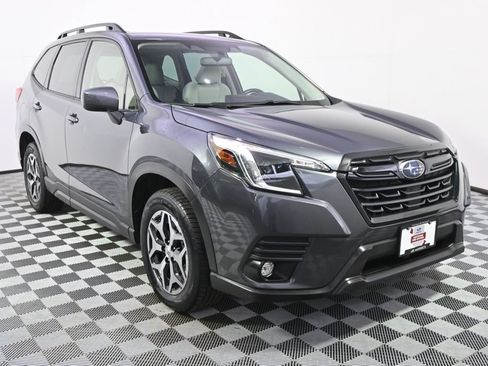 Used 2024 Subaru Forester Premium AWD/4WD image 9