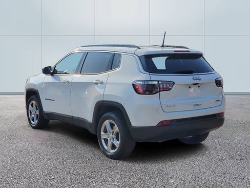 Used 2023 Jeep Compass Latitude AWD/4WD image 6