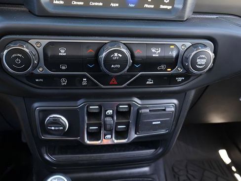 Used 2023 Jeep Gladiator Sport image 28