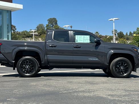 Used 2024 Toyota Tacoma SR5 AWD/4WD image 2