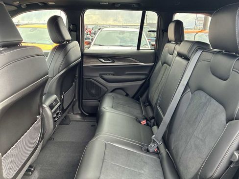 New 2026 Jeep Grand Cherokee Altitude AWD/4WD image 25