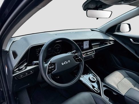 Certified 2023 Kia Niro Wind w/ Wind Preserve Package FWD image 12