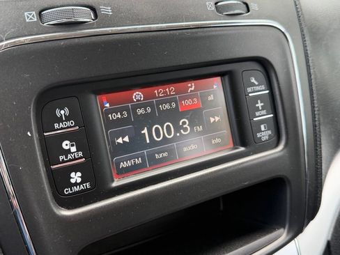 Used 2018 Dodge Journey SE w/ Popular Equipment Group FWD image 17