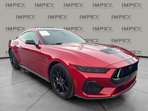 Used 2024 Ford Mustang GT RWD image 4